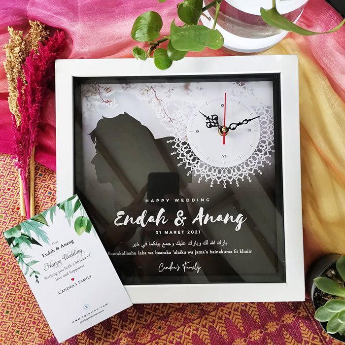 Jam Custom Unik HS-10 | Hadiah Yang Cocok Untuk Pernikahan Teman